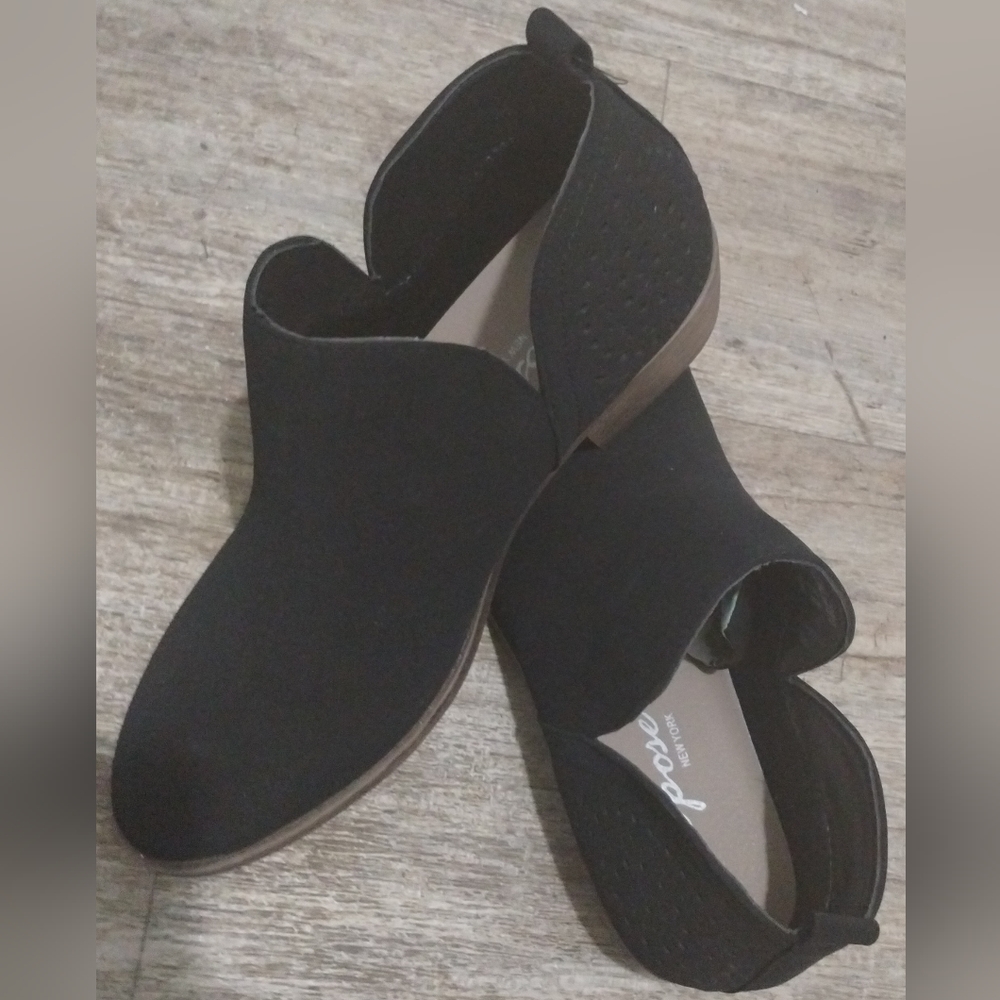 Dress shoes